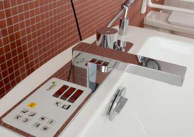Sanitäreinrichtungen und Pflegebäder in einer Wohnanlage für behinderte Menschen